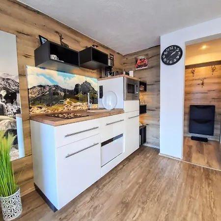 Mit Kueche, Bad Und Sued Balkon Und Bergblick Apartment *