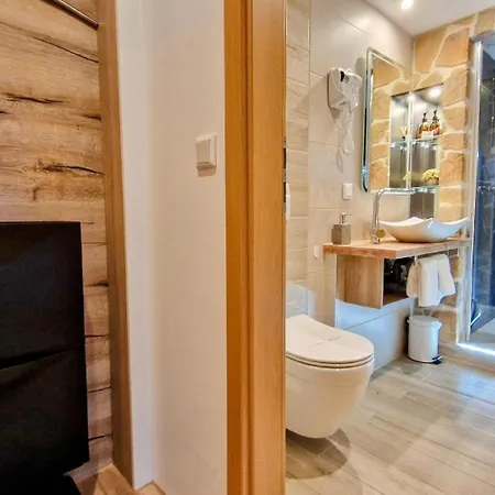 Apartment Mit Kueche, Bad Und Sued Balkon Und Bergblick *