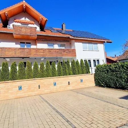 Apartman Mit Kueche, Bad Und Sued Balkon Und Bergblick *