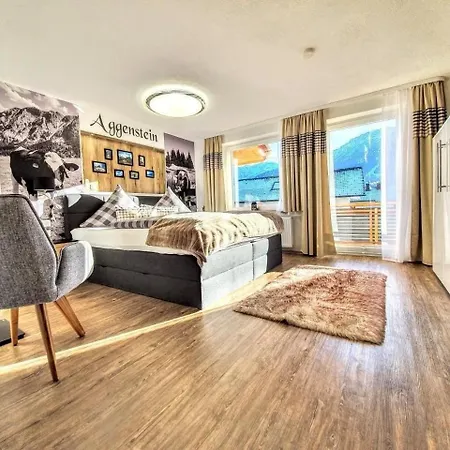 Mit Kueche, Bad Und Sued Balkon Und Bergblick Apartman